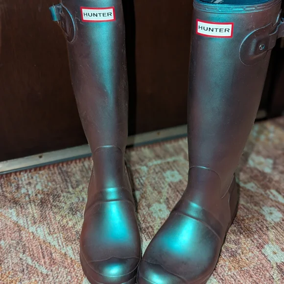 Hunter Black Rain Boots - Picture 1 of 3